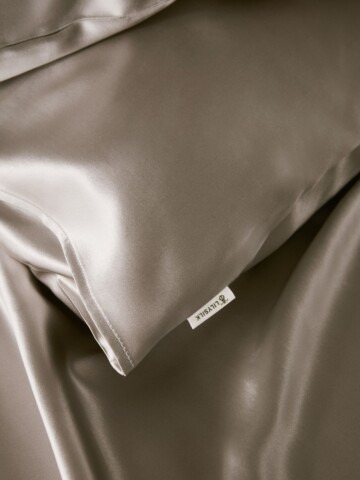 Lilysilk silk pillowcase in grey