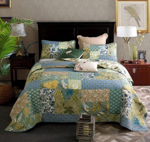 Cotton bedspread with blue pattern