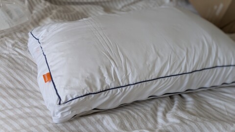 Emma Premium Cloud Pillow view