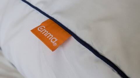 Emma Premium Cloud Pillow label