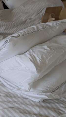 Emma Premium Cloud Pillow internal layers