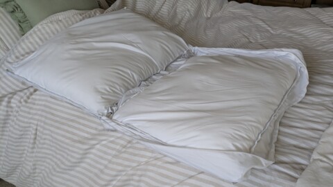 Emma Premium Cloud Pillow open