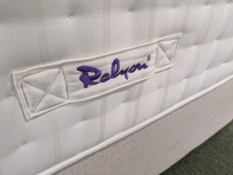 Relyon Orthoturn Pocket 1500 Mattress handles