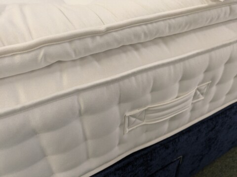 Relyon Ullswater Natural Silk 2900 Pocket Sprung Mattress top layer