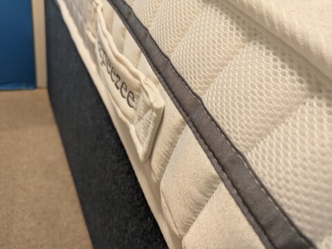 Sleepeezee Memory Sense 2300 Mattress side view