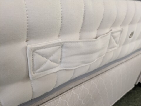 Vispring Herald Superb Firm Pocket Spring Mattress handle