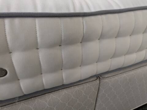 Vispring Herald Superb Firm Pocket Spring Mattress side stitching