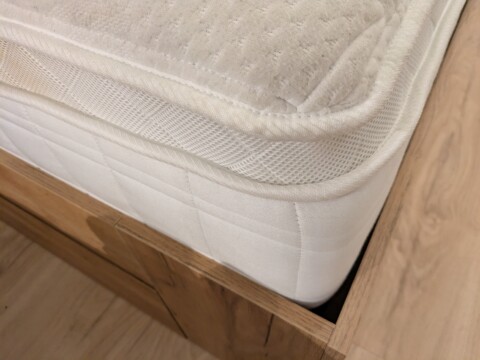 Dreamzone Kova GS95 sprung mattress corner