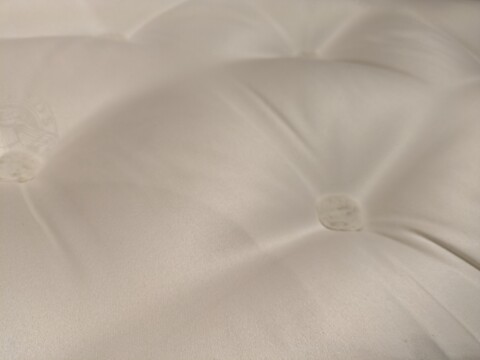 Hypnos Luxury Supreme No 2 Pocket Spring Mattress tufted top