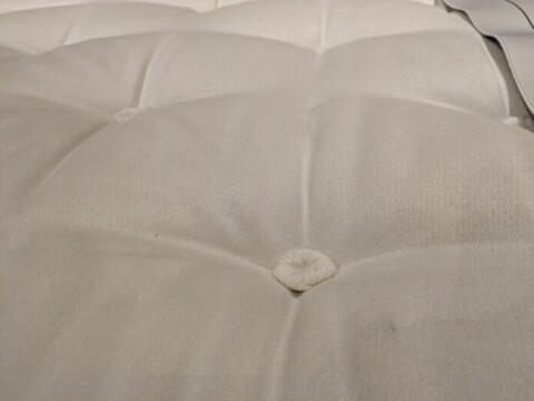 John Lewis British Natural Collection British Wool 5750 Pocket Sprung Mattress tufted finish