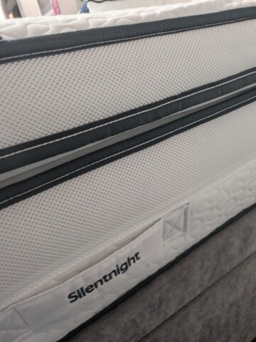 Silentnight Balmoral Ultragel Mirapocket 3000 Mattress side view