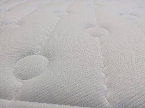 Silentnight Sleepharmony Breatheasy 1000 Mattress quilted top