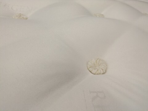 Sleepeezee Kenilworth Pocket Sprung Mattress buttons on tufted finish